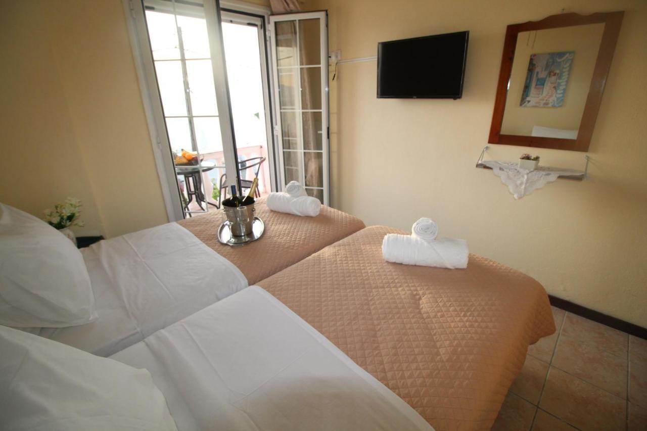 Batis Breeze Bed & Breakfast Perama  Exterior photo
