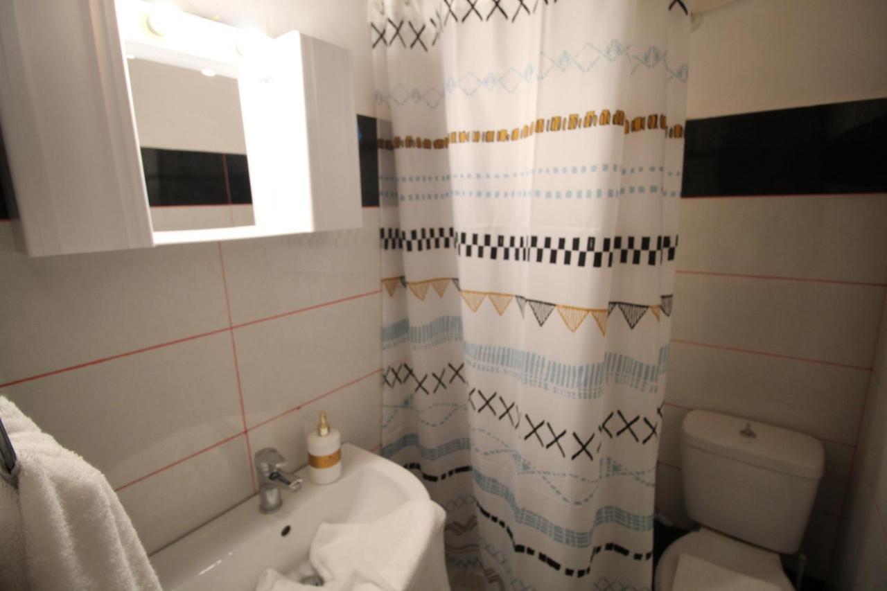 Batis Breeze Bed & Breakfast Perama  Exterior photo