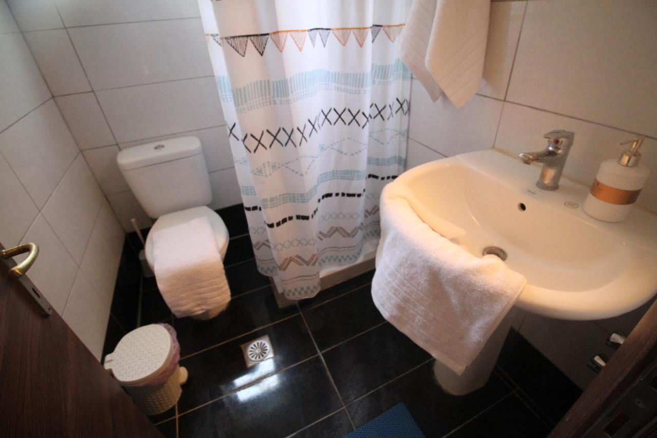 Batis Breeze Bed & Breakfast Perama  Exterior photo