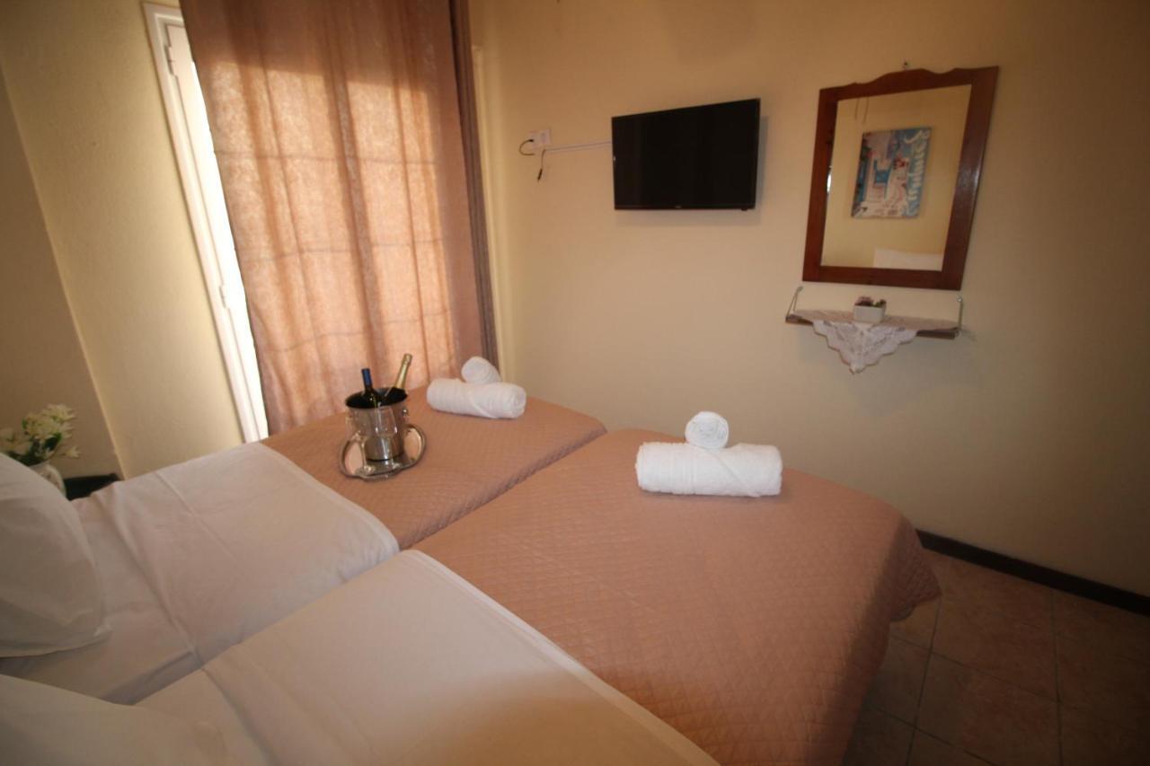 Batis Breeze Bed & Breakfast Perama  Exterior photo